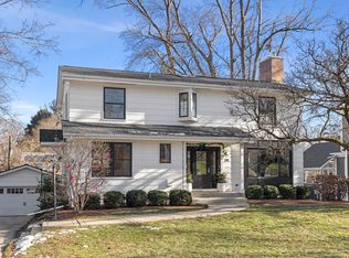 291 Spring Ave, Glen Ellyn, IL 60137