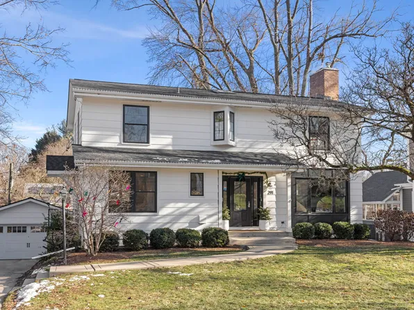 291 Spring Ave, Glen Ellyn, IL 60137