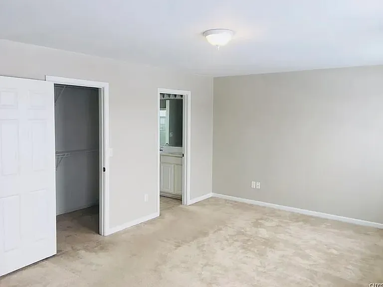 5579 Wyandra Dr — Photo 12