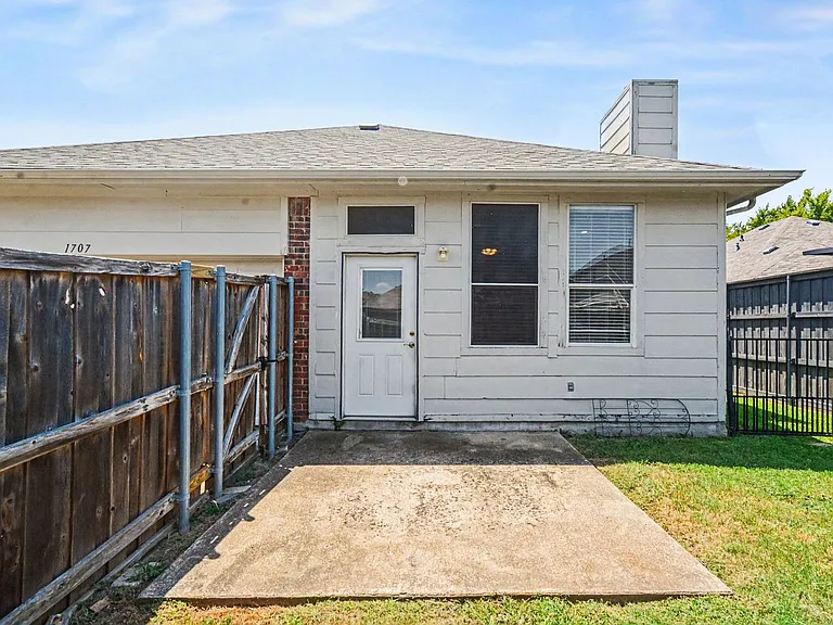 1707 Briarhollow Dr — Photo 42