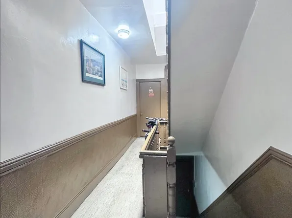 1243 Willoughby Avenue image 14 of 19