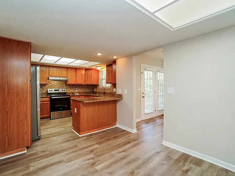 486 Rambling Brook Dr — Photo 9