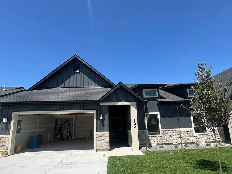 800 Shadowleaf Ave — Photo 1
