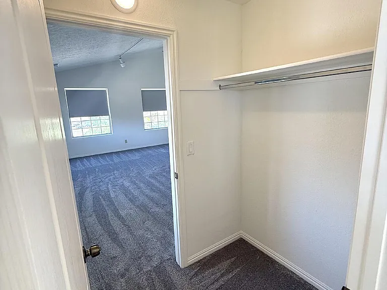 2506 W Grandview Dr — Photo 11