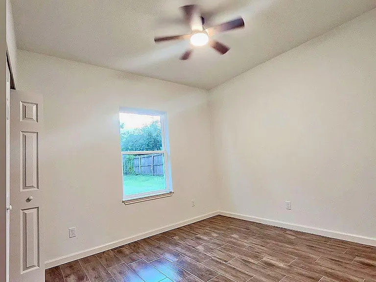 805 Woodridge Cir — Photo 30
