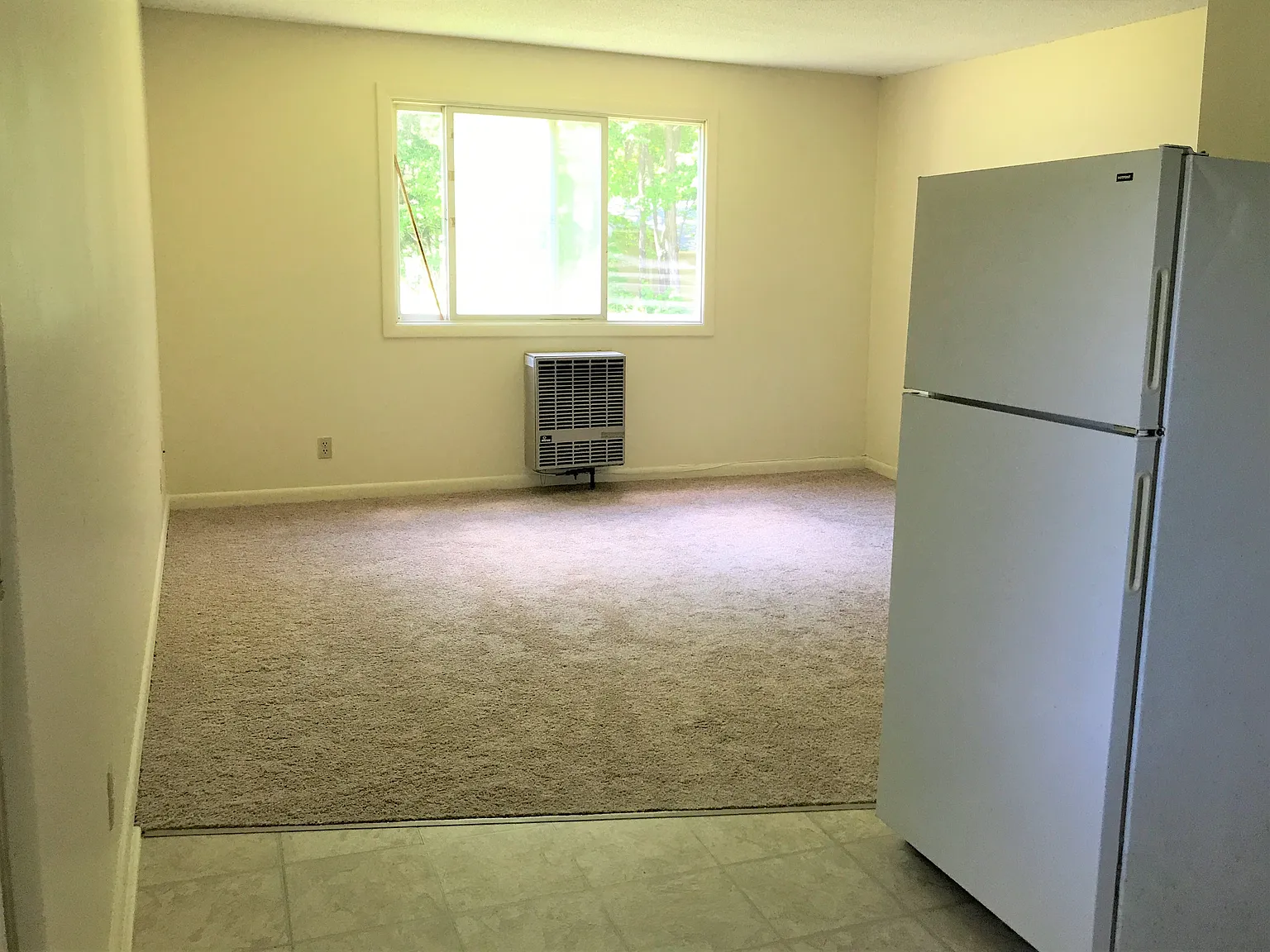 Studio, 260 sqft, $900 — Photo 2