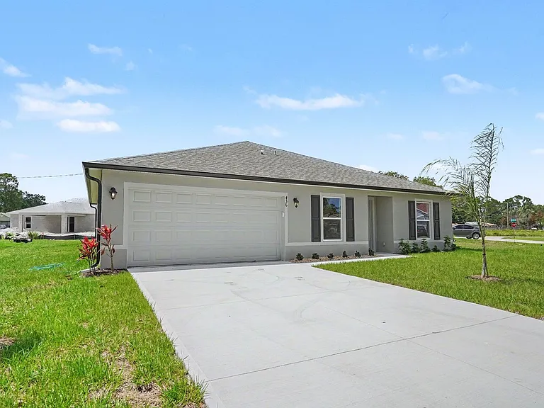 436 Wimpole Ln SW — Photo 1