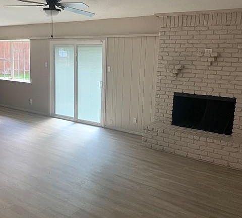 2nd image of 4307 Woodstock Dr