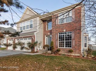 564 Meadowsedge Ln, Aurora, IL 60506