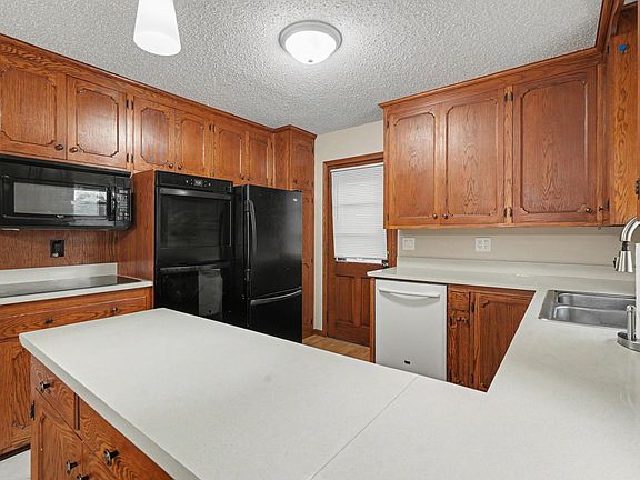 4th image of 2728 119th Ave NW