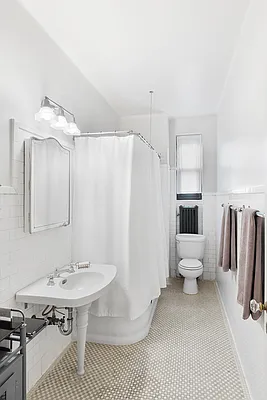 Sold by Compass | media 25