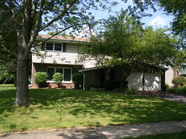 6S546 Sussex Rd, Naperville, IL 60540