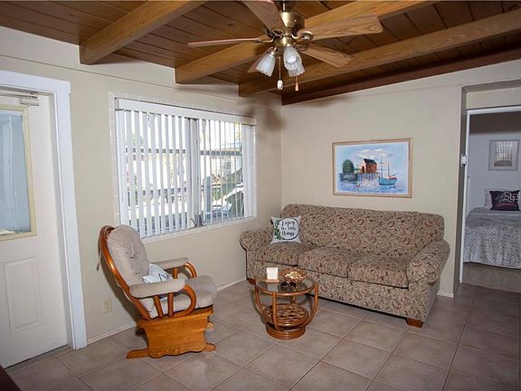 3rd image of 1385 Gulf Blvd APT 5