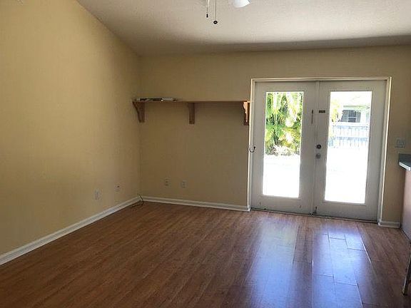 3rd image of 1357 SW Hibiscus St