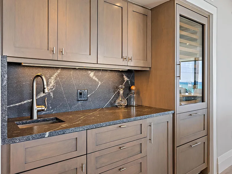 100 Beach Rd #604 — Photo 32