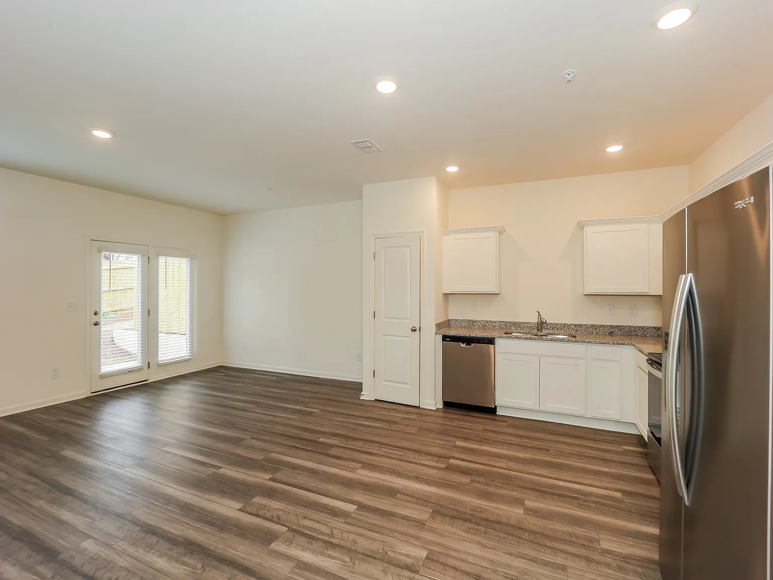 3 bed, 2.5 bath, 1386 sqft, $1,845 — Photo 4