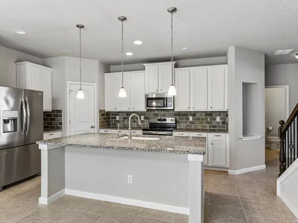 6022 Snorkel Sq, Converse, TX 78109