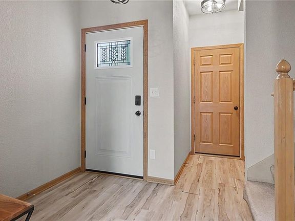 4th image of 800 Woodson Ct