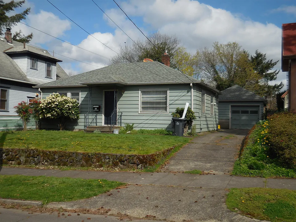 4121 SE Ellis St