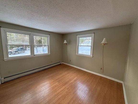 3rd image of 9 Russell Street