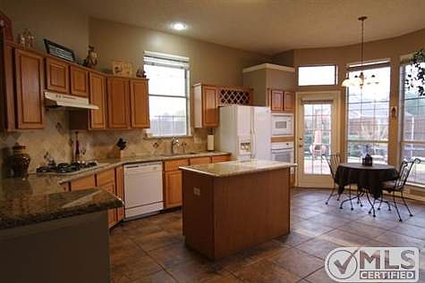 3rd image of 2609 Winterberry Dr