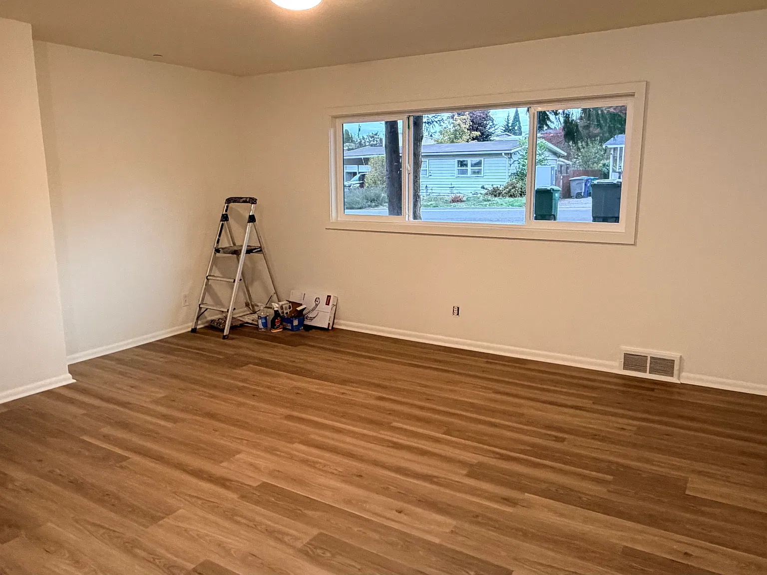 3 bed, 1080 sqft, $2,599 — Photo 2