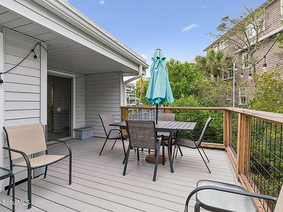 4th image of 204 Olive Way