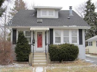 330 W School St, Villa Park, IL