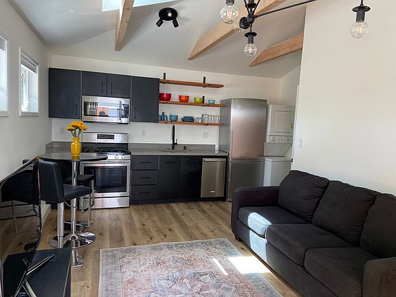 4th image of 13251 Ida Ave
