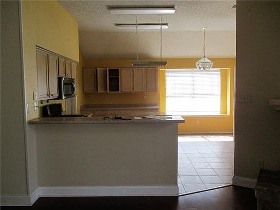 5th image of 907 Dawson St