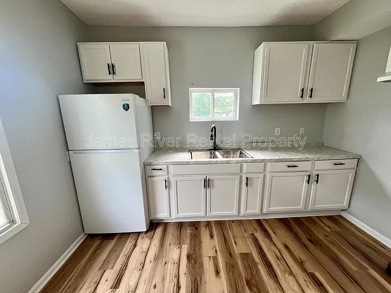 1521 Taylor St — Photo 2