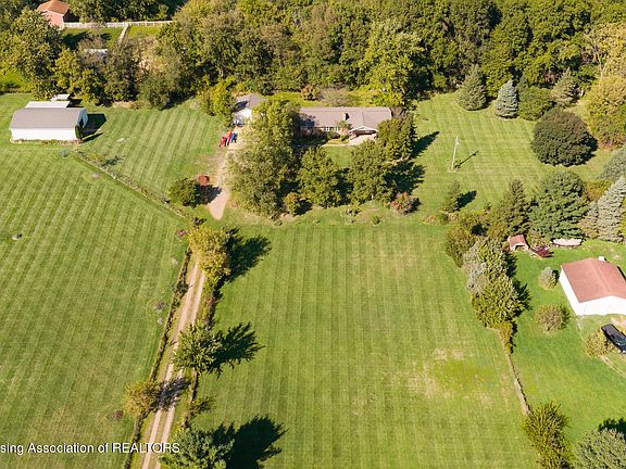 4th image of 4410 Plains Rd
