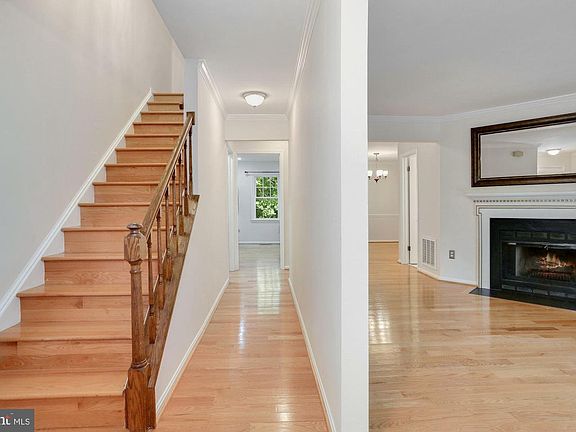 2nd image of 6037 Crown Royal Cir