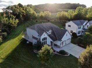 808 Belmont Dr, Watertown, WI 53094