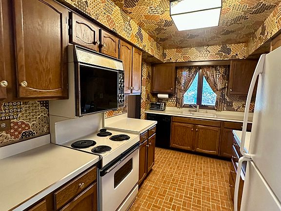 3rd image of 3008 Rennes Ct