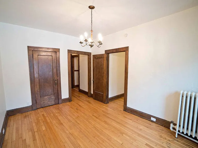 225 Place Apartments — Photo 39