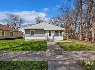 321 Utah St, Gooding, ID 83330