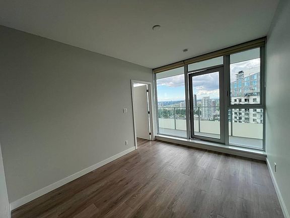 2nd image of 567 Emerson St #2701