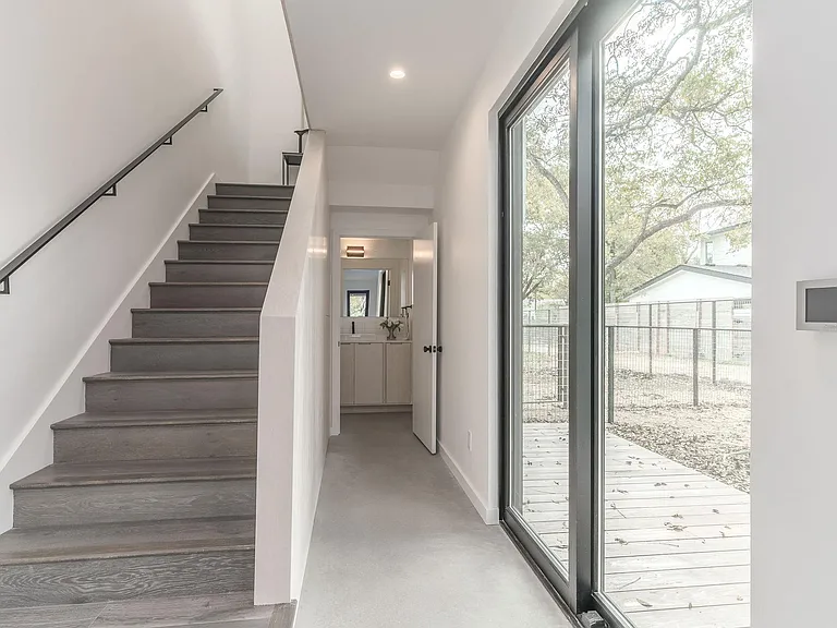 915 Tillery St #A — Photo 17