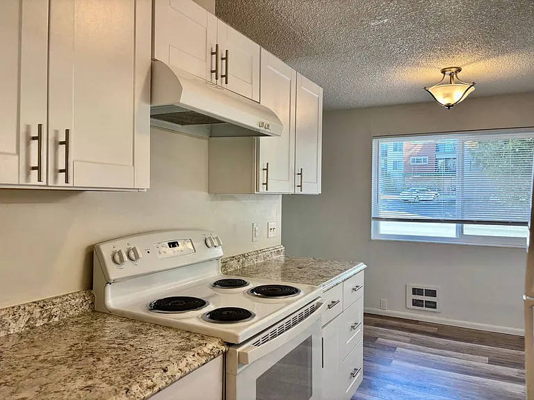 Bergen Apartments — Photo 4