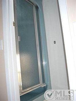 4th image of 110 Guinevere Cir