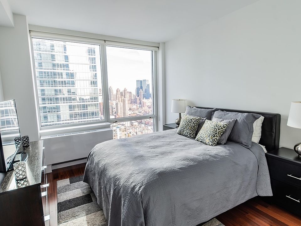 1st image of 610 W 42nd St APT N54g