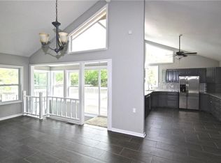 200 Old Hickory Cir, Sunrise Beach, MO 65079