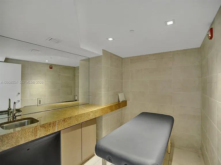 6620 Indian Creek Dr #114 — Photo 23
