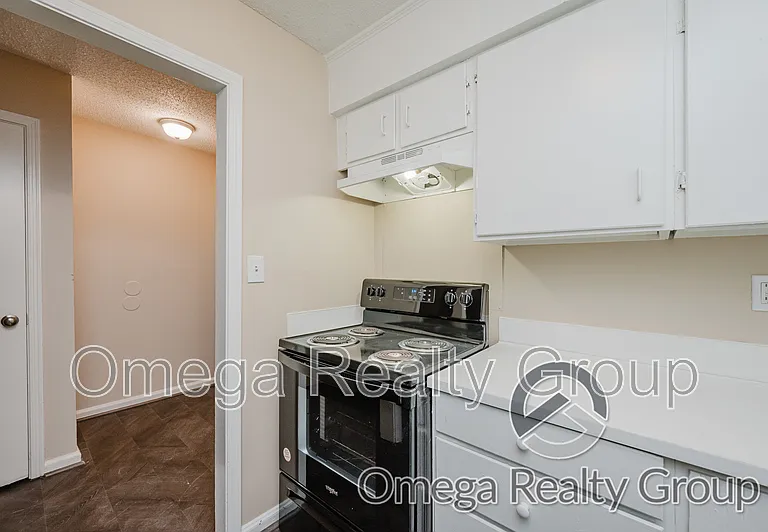 Camelot Apartments — Photo 66