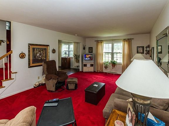 5th image of 6924 Camelot Ct