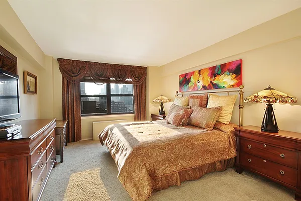 Sold by Corcoran | media 6