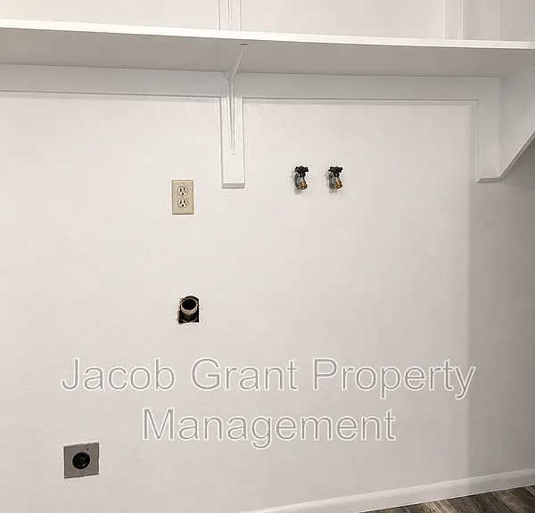 796 Whittier St #2 — Photo 8