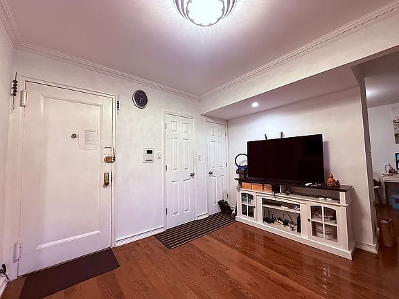 3rd image of 144-54 Sanford Ave #55