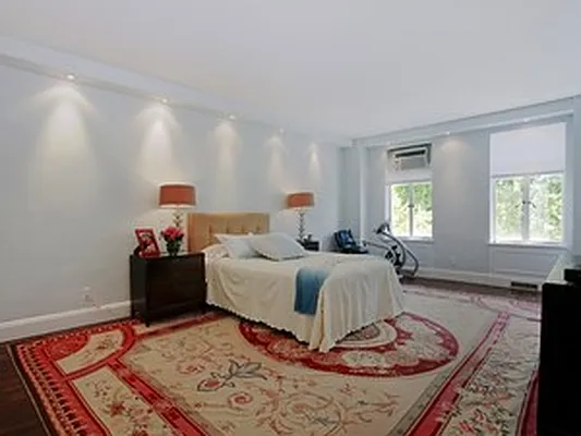 Sold by Corcoran | media 22